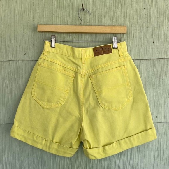 90s Lee Riders high waisted shorts - Picture 2 of 3